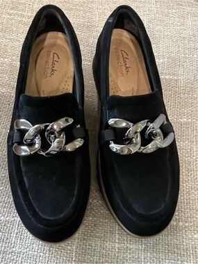 Clarks Black Academia Preppy Goth Suede Loafers w/Silver Chain Accent